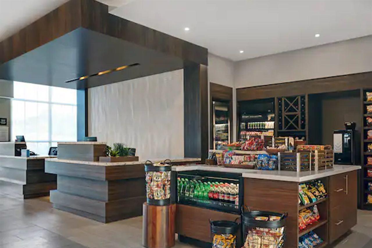 Hilton Garden Inn Manassas Exterior photo