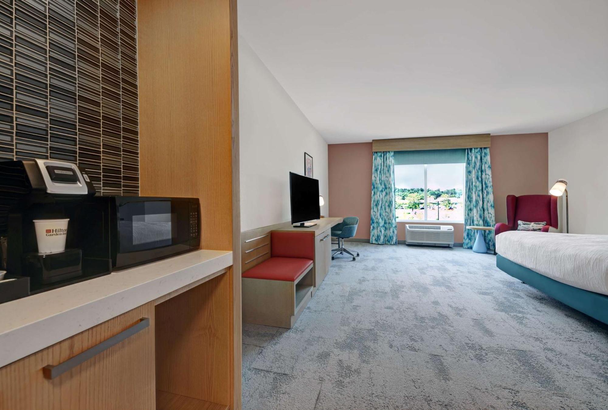 Hilton Garden Inn Manassas Exterior photo