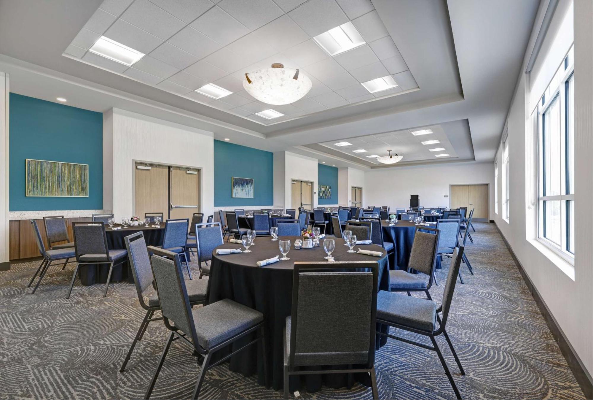 Hilton Garden Inn Manassas Exterior photo