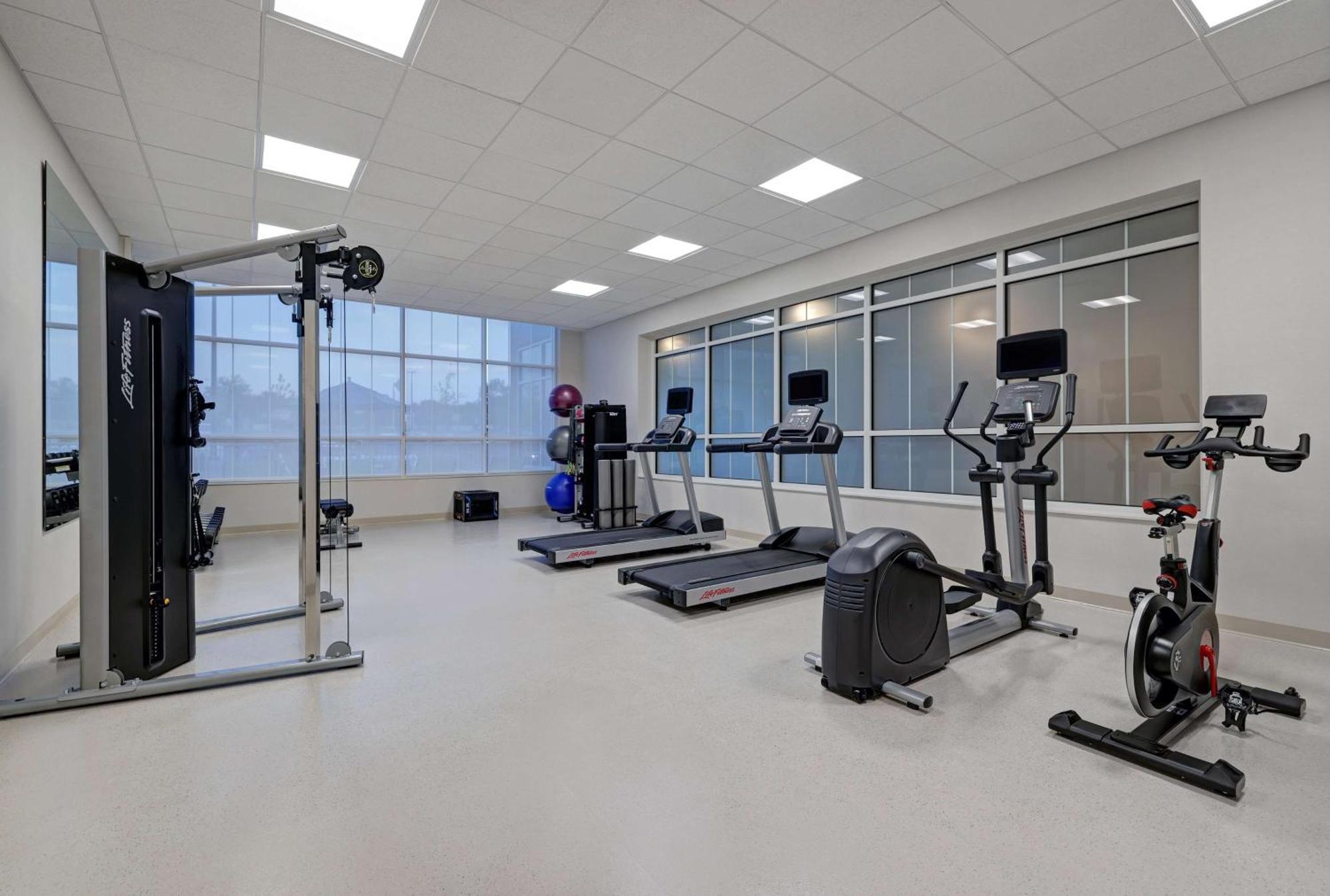 Hilton Garden Inn Manassas Exterior photo